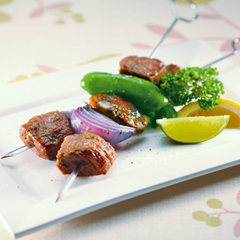 牛肉と秋野菜の串焼き スパイス風味